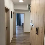 Perla Hradce 101 Lägenhet *
