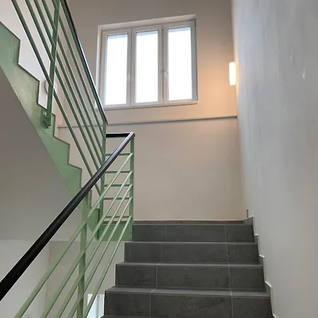 Perla Hradce 101 Appartamento