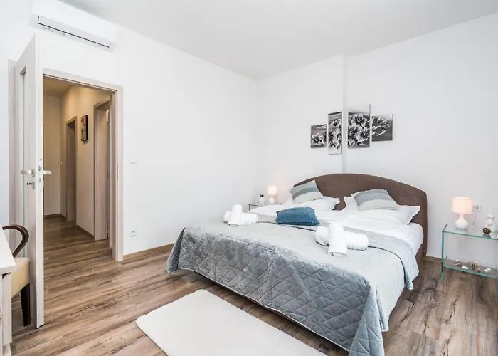 Perla Hradce 101 Appartement *